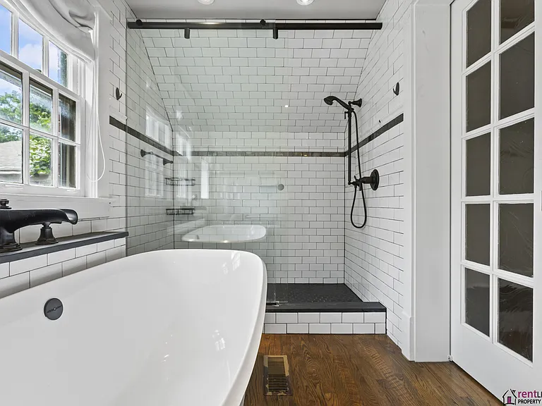 1041 Fontaine Rd — Photo 23
