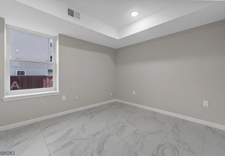 24 Garibaldi Ave #1 — Photo 9