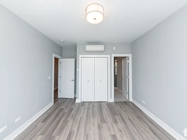 3943.5 N Janssen Ave #2E — Photo 13