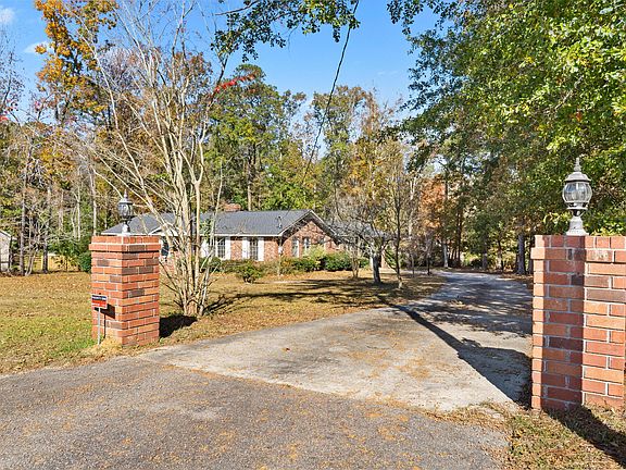 2nd image of 1942 Longwood Dr