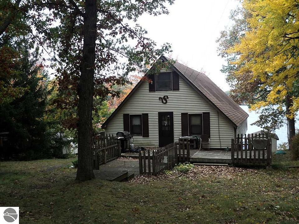 1st image of 10739 Round Lake Dr