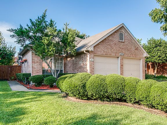2nd image of 2202 Jasmine Ln