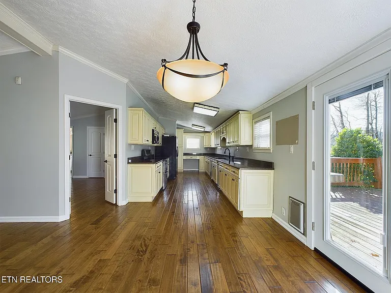 470 Poplar Springs Rd — Photo 10