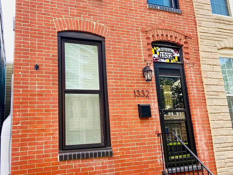 1332 Andre St — Photo 1