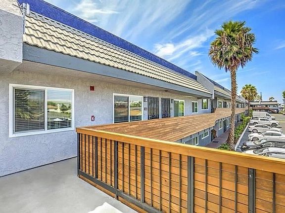 4th image of 1648 W Del Amo Blvd #101