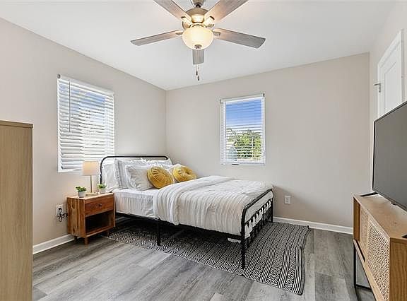 5th image of 413 Sugar Pine St APT C