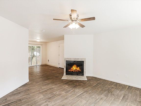 4th image of 4718 NE Hazel Dell Ave #4712H