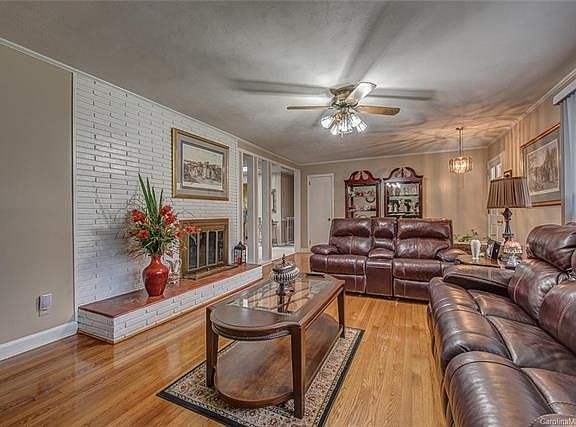4th image of 625 Eastwood Dr
