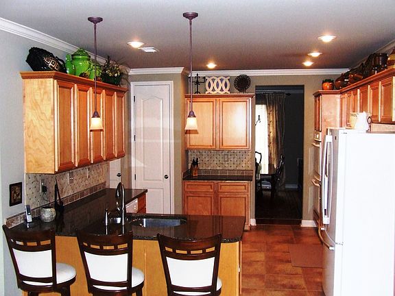 12' x 16' Kitchen with granite counter tops!