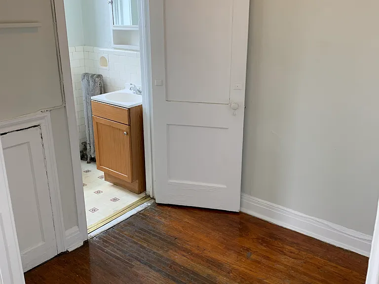 415 S 42nd St #12 — Photo 8