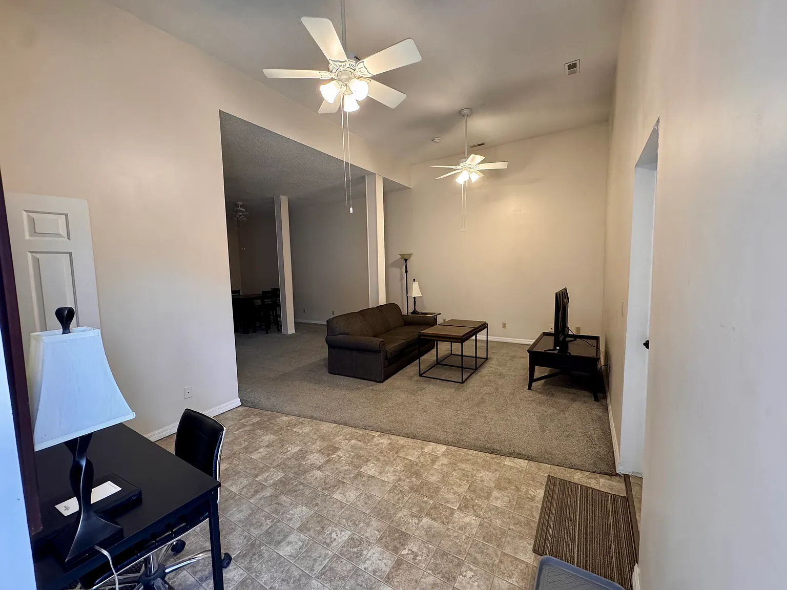 1 bed, 1.5 bath, 19740 sqft, $900 — Photo 4