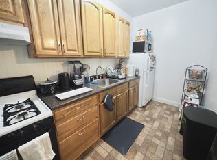 25-21 23rd St #3R, Astoria, NY 11102