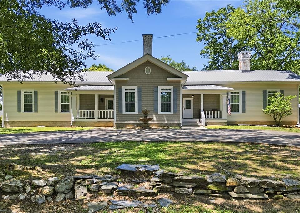 1st image of 703 Forrest Ave