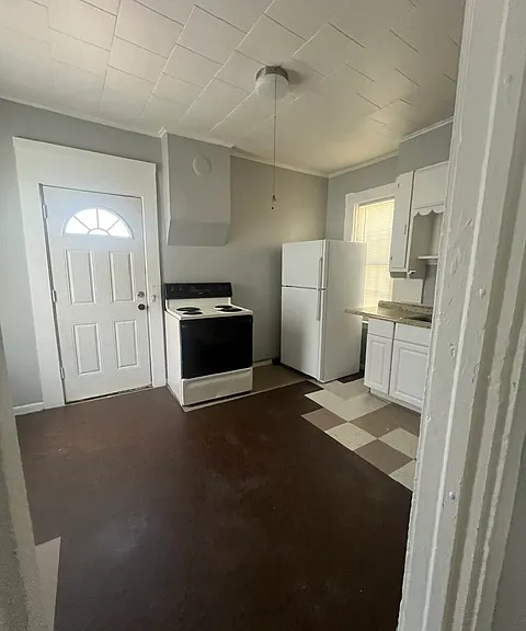18 Phelps Ave #3 — Photo 4