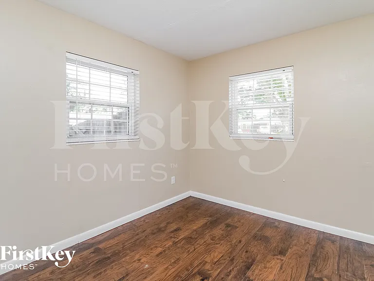 2720 Erin Rd — Photo 12