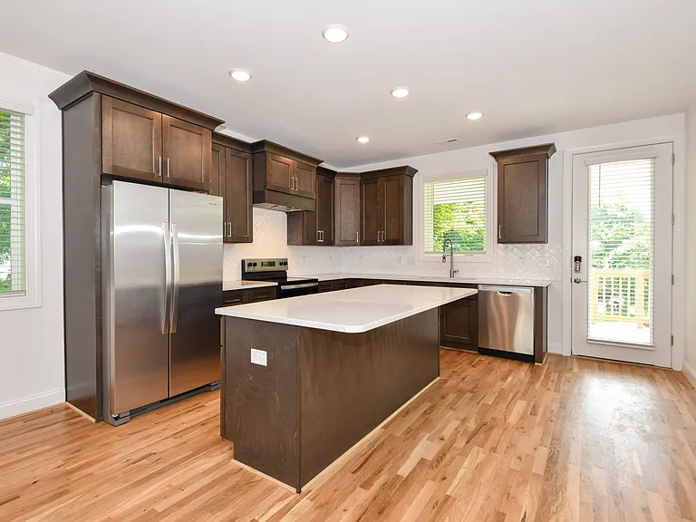 1739 Crest Rd — Photo 4