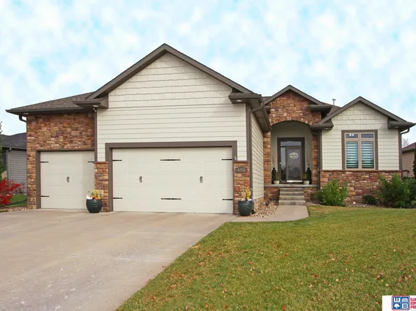 6302 Artisan Way, Lincoln, NE 68516