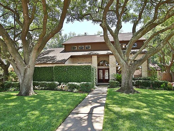 4th image of 3214 Deer Creek Dr
