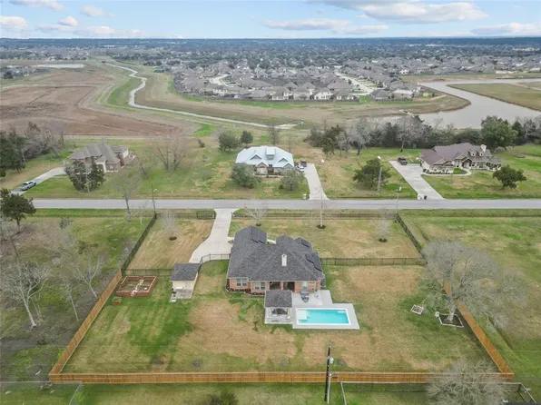 3412 Tallow Forest Street, Dickinson, TX 77539
