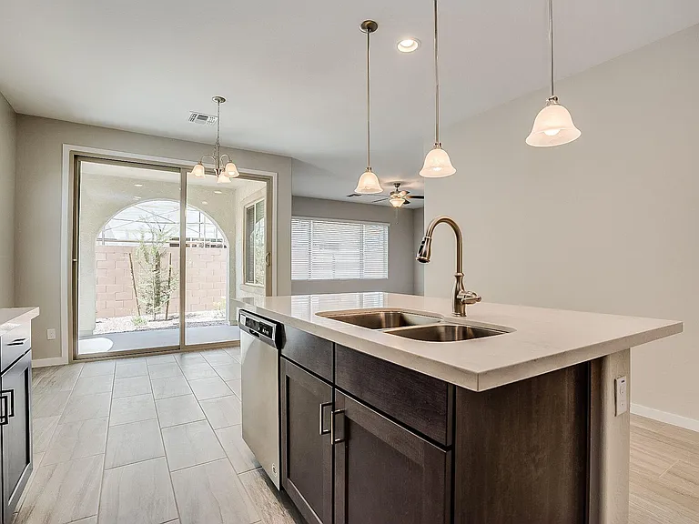 4742 E Tremaine Ave — Photo 14