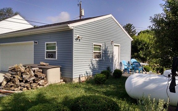 2nd image of 400 N Jefferson St