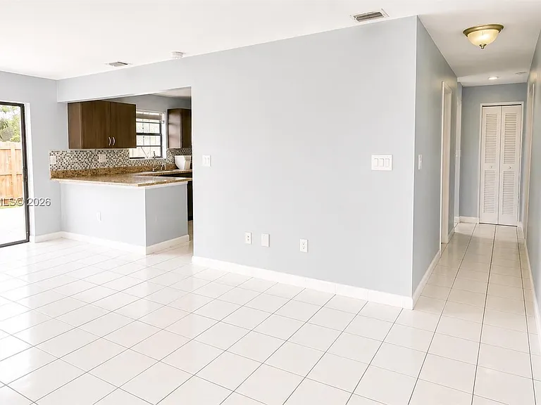 10900 NW 7th St #101 — Photo 15
