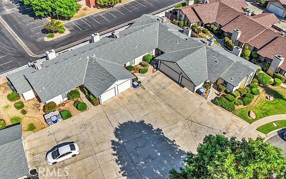 3rd image of 4629 N Charles Avenue