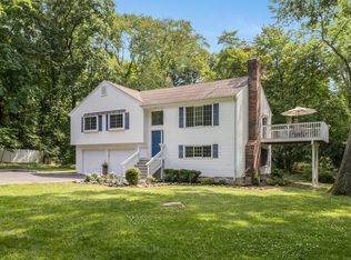 549 Hoyt St, Darien, CT 06820