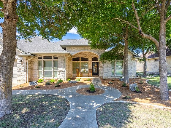 2nd image of 2024 Crown View Dr
