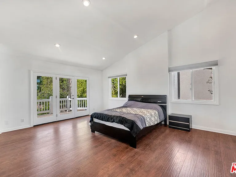 5890 Fairhaven Ave — Photo 15