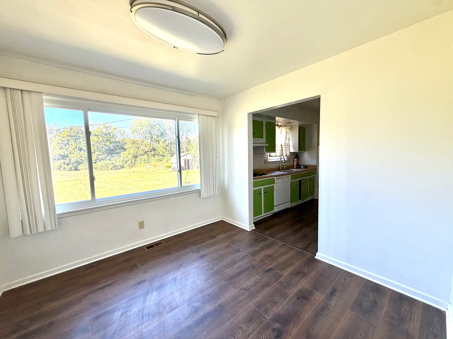 3 bed, 2812 sqft, $1,800 — Photo 3