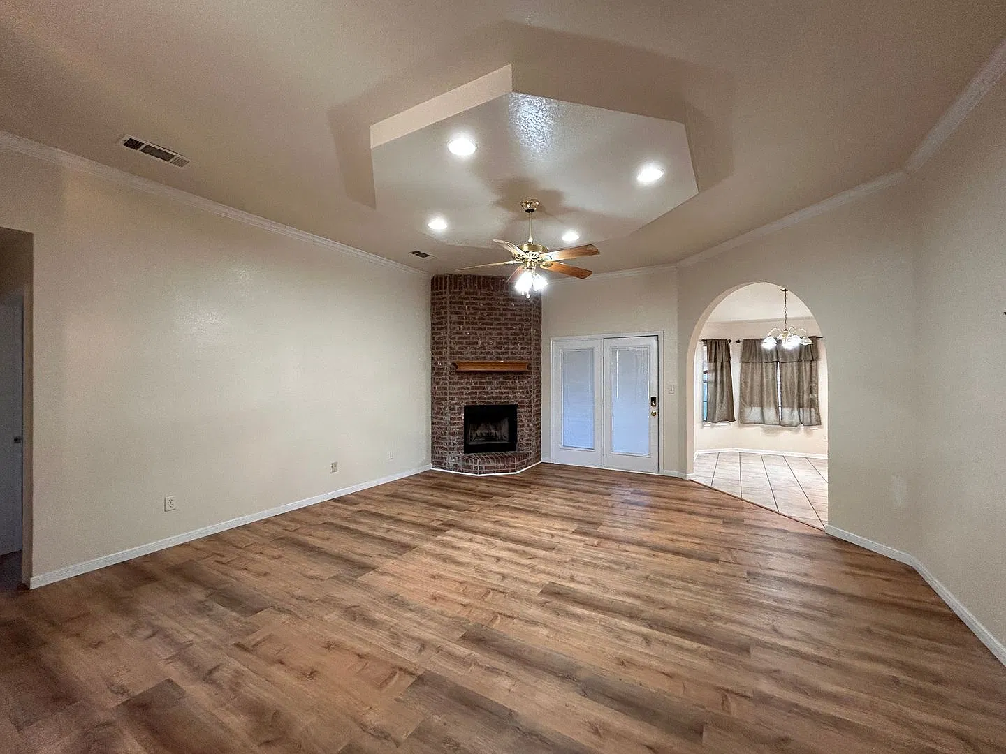 Available soon and over 1700 sqft! — Photo 2