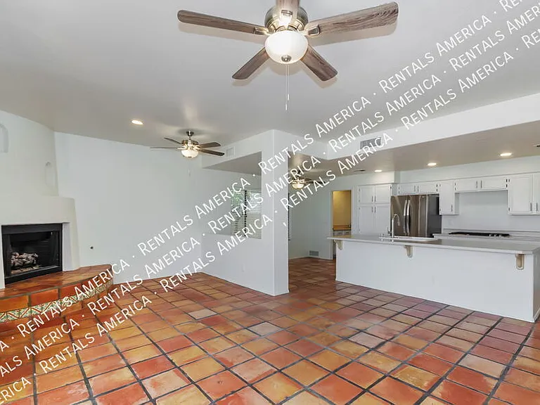 1150 W Masters Cir — Photo 17