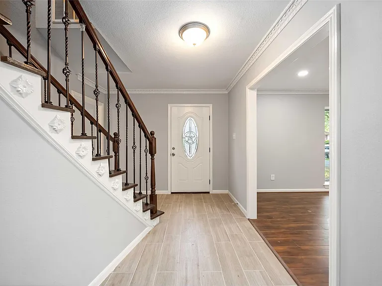 3823 Fernglade Dr — Photo 3