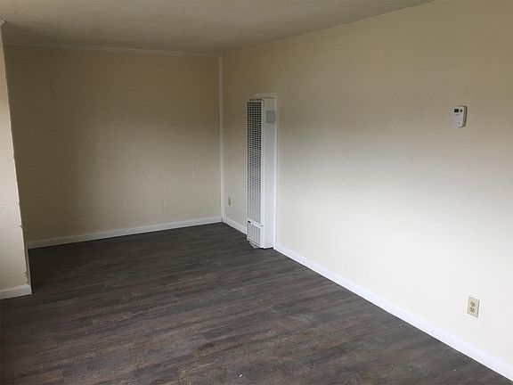 2nd image of 1769 E Livingston Ave APT A