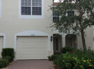 1228 Oxford Ln, Naples, FL 34105