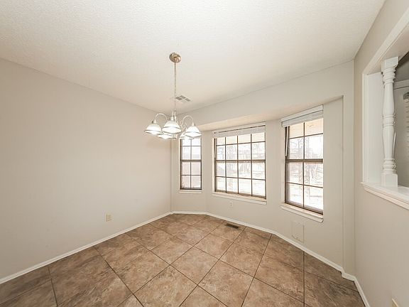 4th image of 9713 Hummingbird Ln