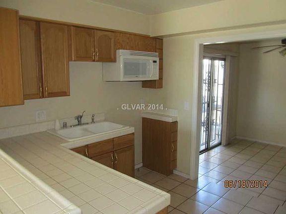 5th image of 3956 Voxna St