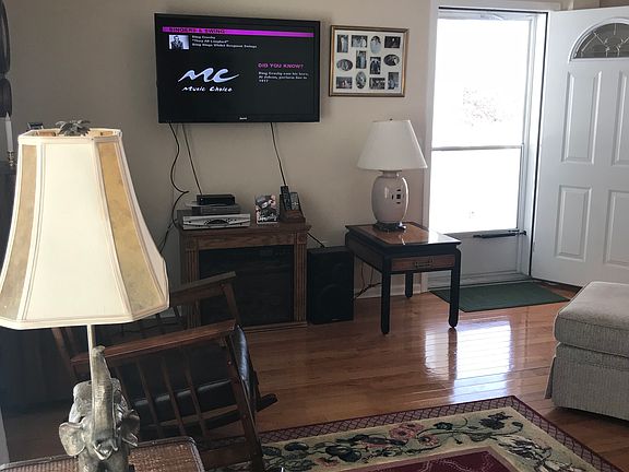 3rd image of 6 Elm St