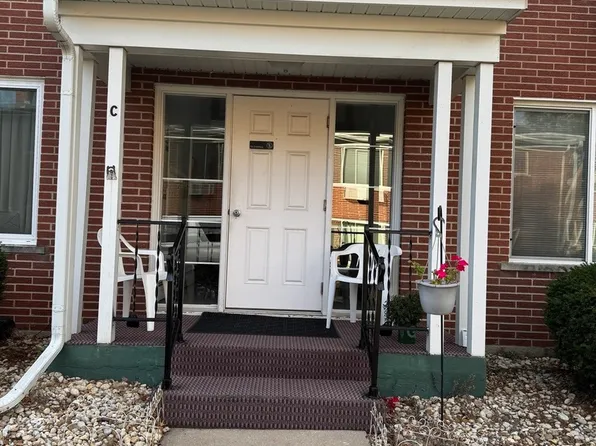 124 N Whistler Ave #C-2, Freeport, IL 61032