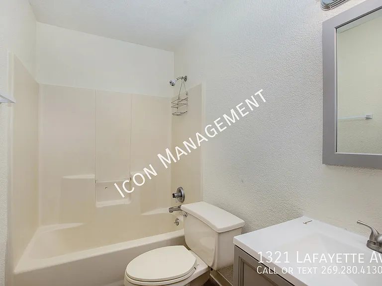 1321 Lafayette Ave — Photo 14