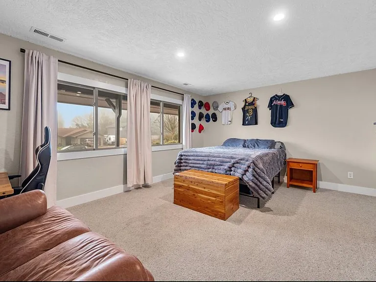 1315 SW Dorothy St — Photo 14