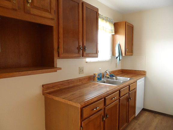Left side of kitchen