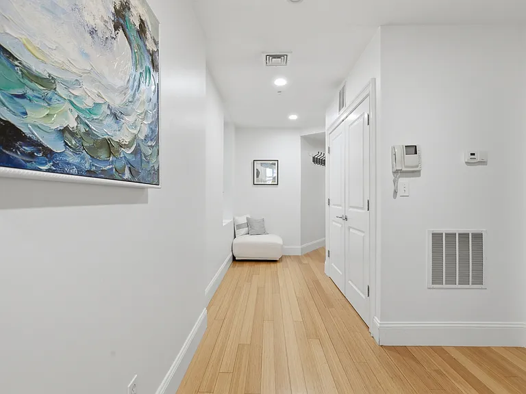 55 Temple Pl #4 — Photo 21