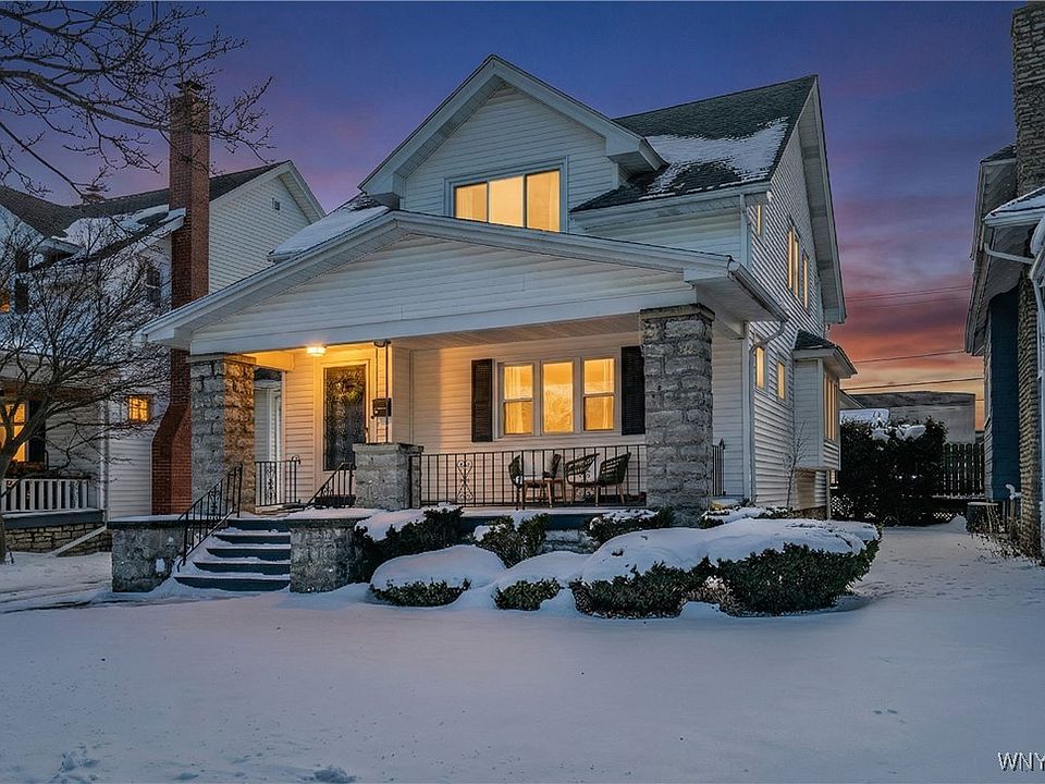 1st image of 36 Lyndhurst Ave