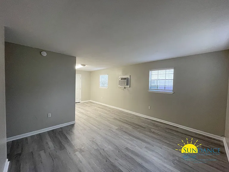 792D Navy St — Photo 2