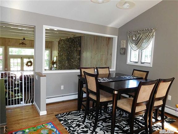 4th image of 42 Goodwin Pl