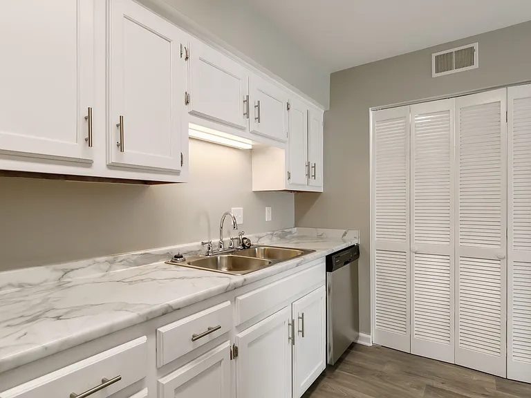 The Flats at Wilkinson — Photo 16