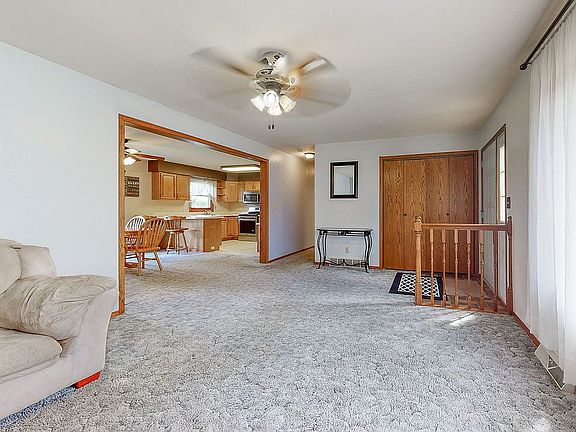 3rd image of 205 Eisenhower Dr