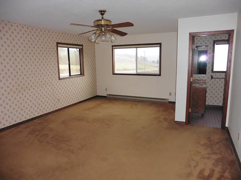 12935 SW Spring Hill Rd — Photo 11